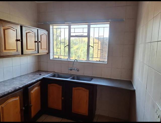 2 BEDROOM PROPERTY TO RENT IN FLORIDA